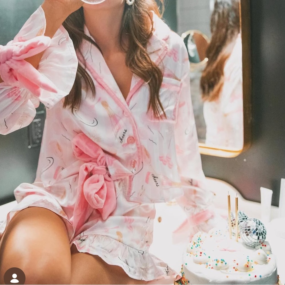 NWOT @shopwithjulietco Pink “cheers” Satin Pajama Set | Size XS/S